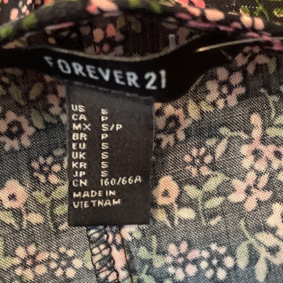 Forever 21 Black Floral Long Sleeved Romper- NWT - Picture 12 of 13